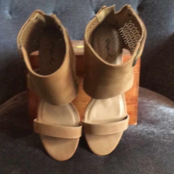 Qupid Faux Suede Heels - Picture 2 of 4